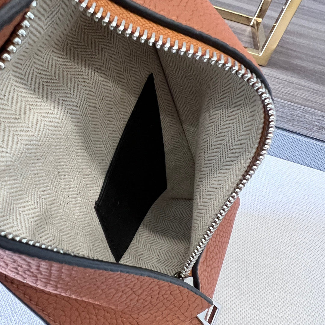 LW Sling Bag