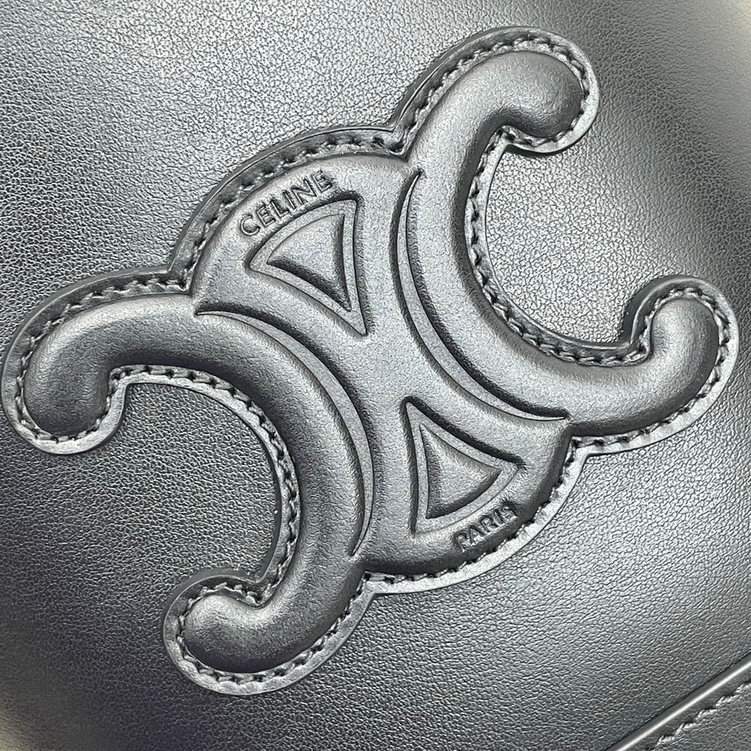 CE Triomphe Bucket