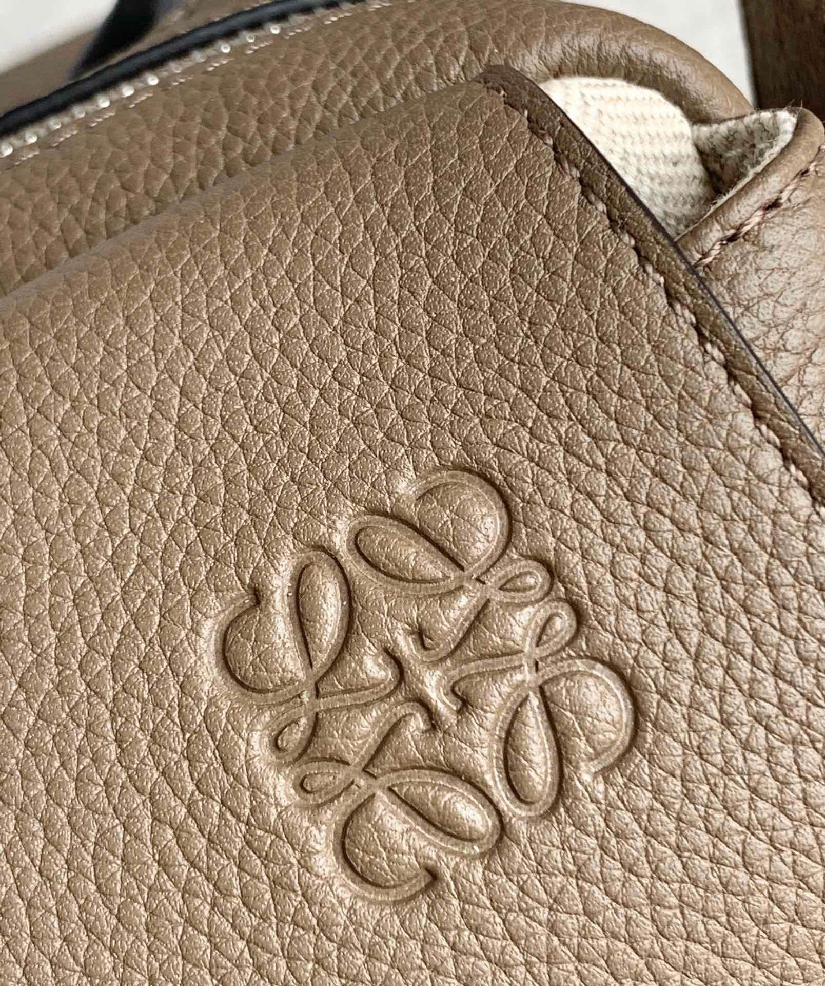 LW Messenger Bag
