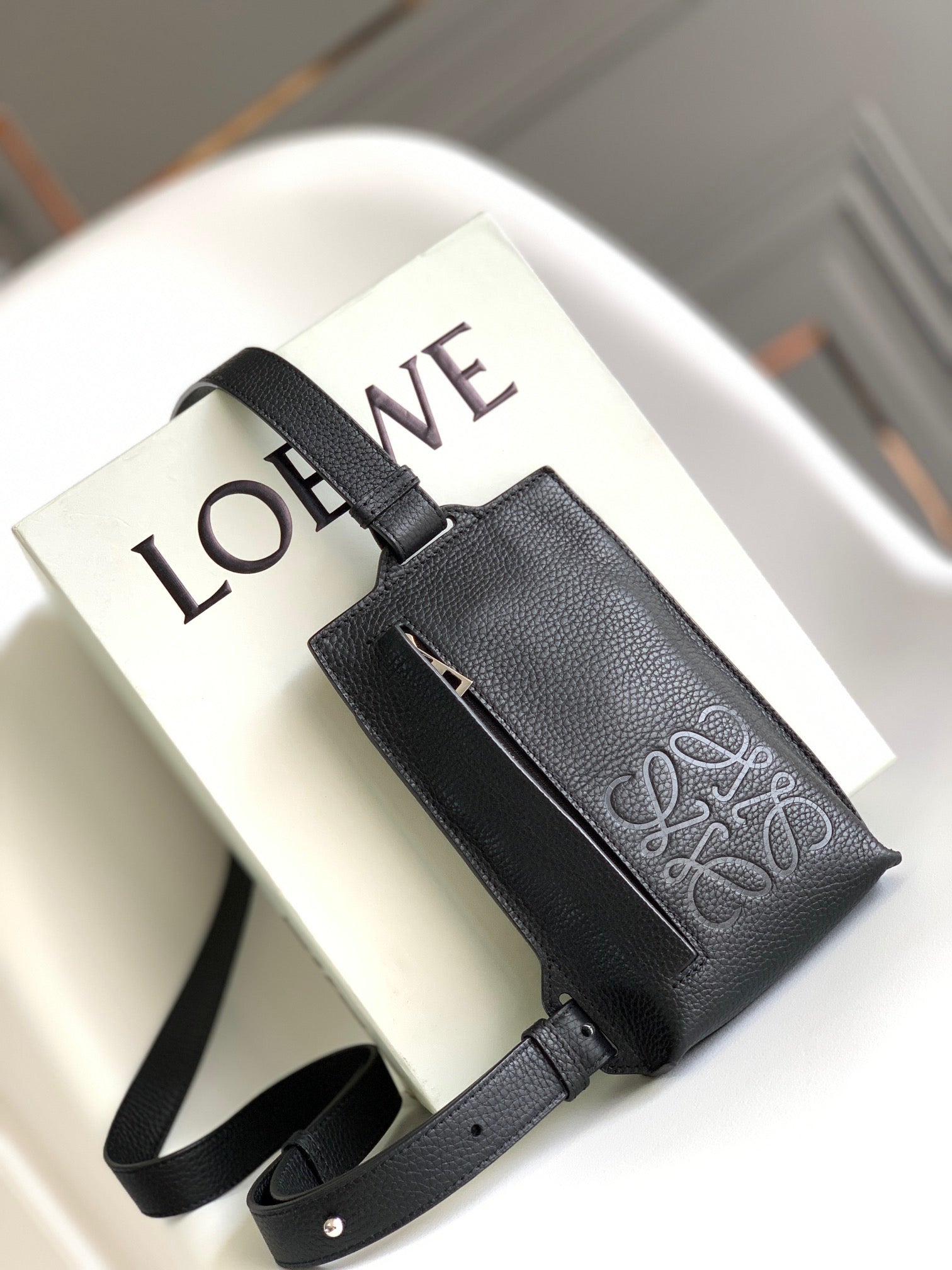 LW Sling Bag