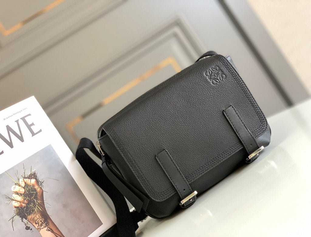 LW Messenger Bag