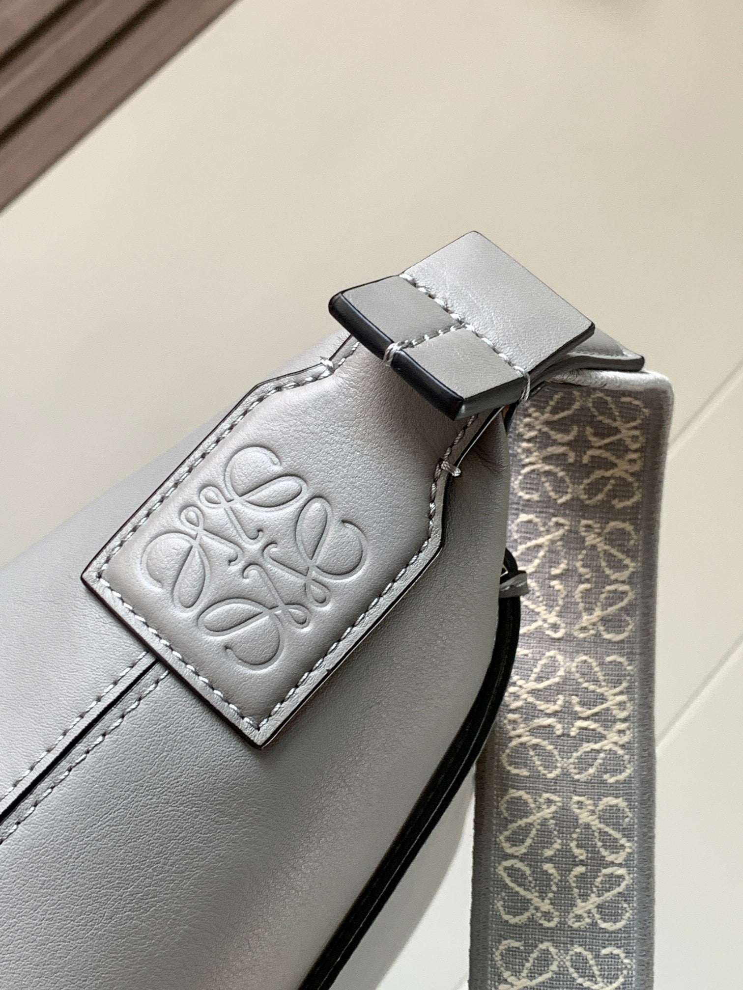 LW Messenger Bag