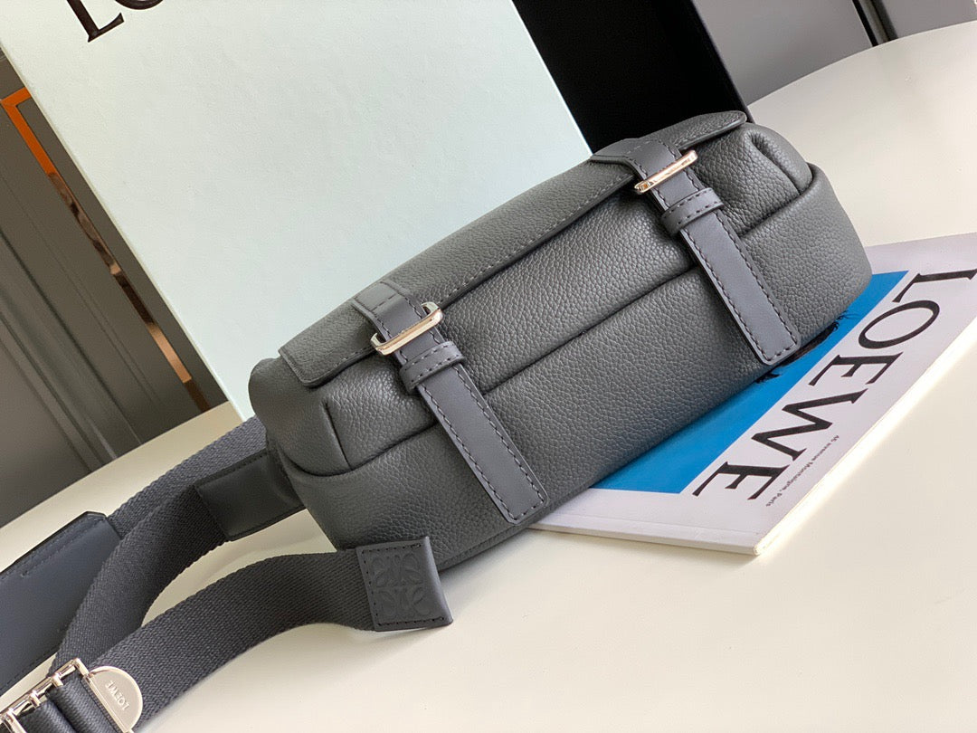 LW Messenger Bag