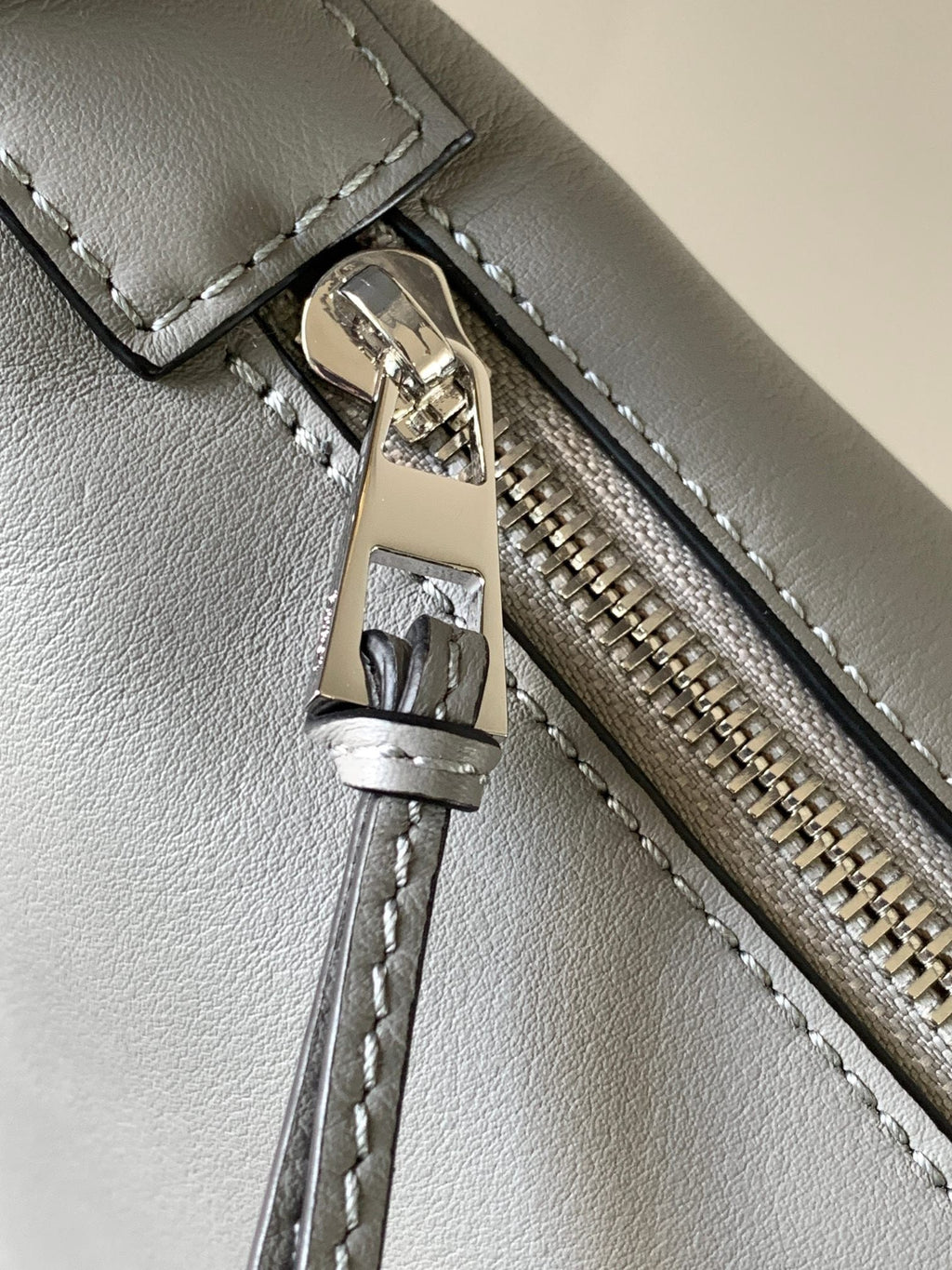 LW Messenger Bag