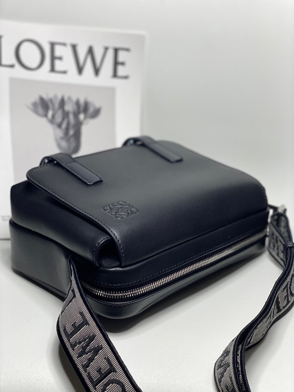 LW Messenger Bag