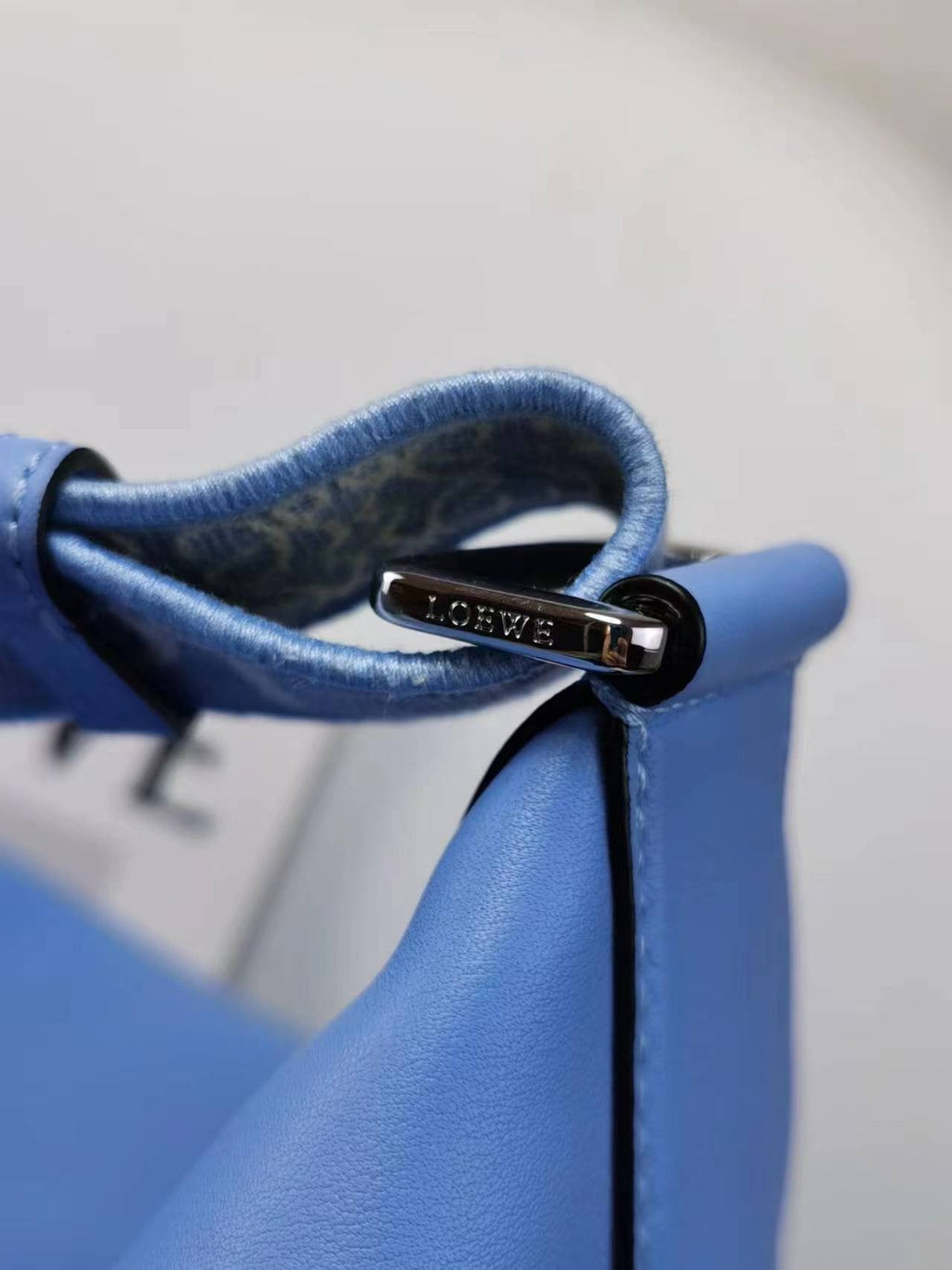 LW Messenger Bag