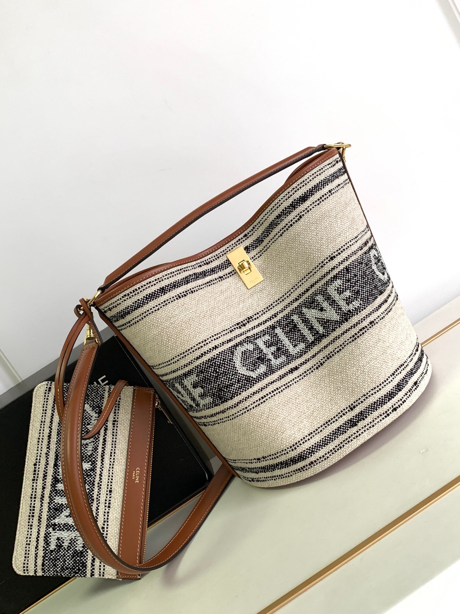 CE 16 Bucket