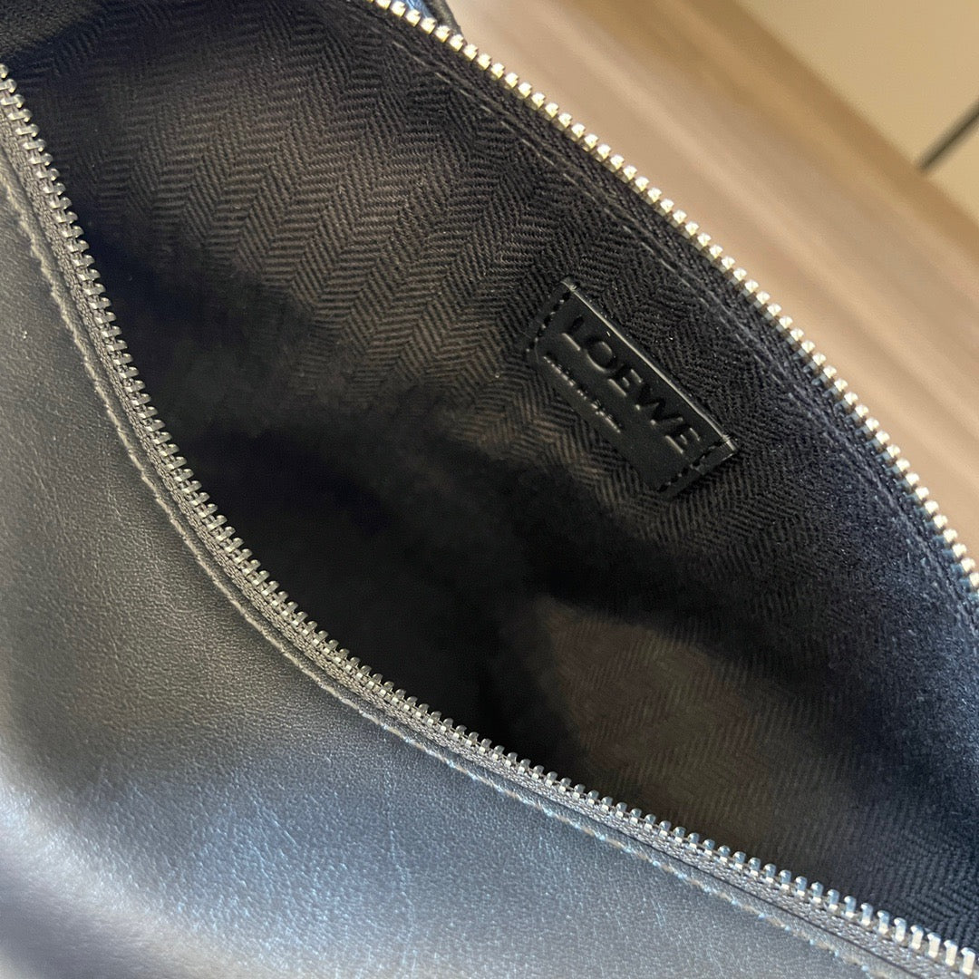 LW Messenger Bag