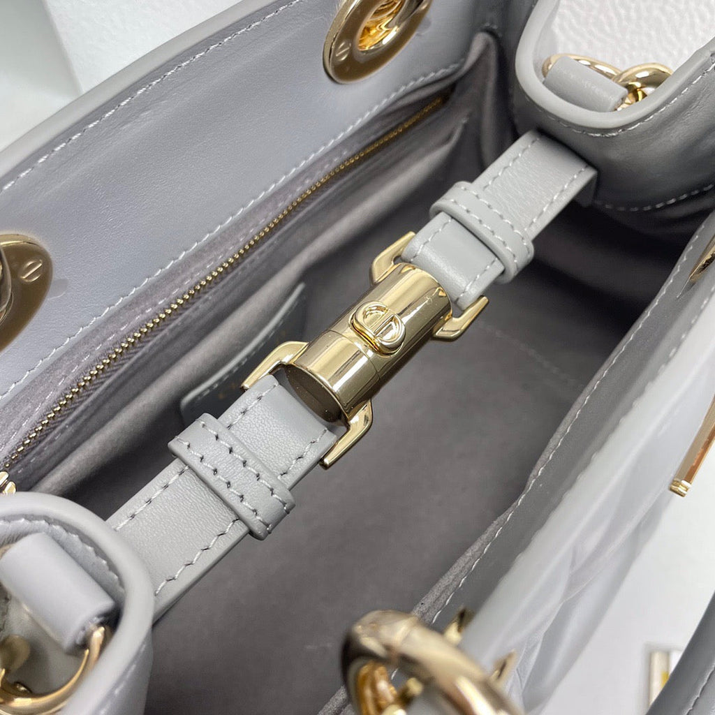 CD Handbag