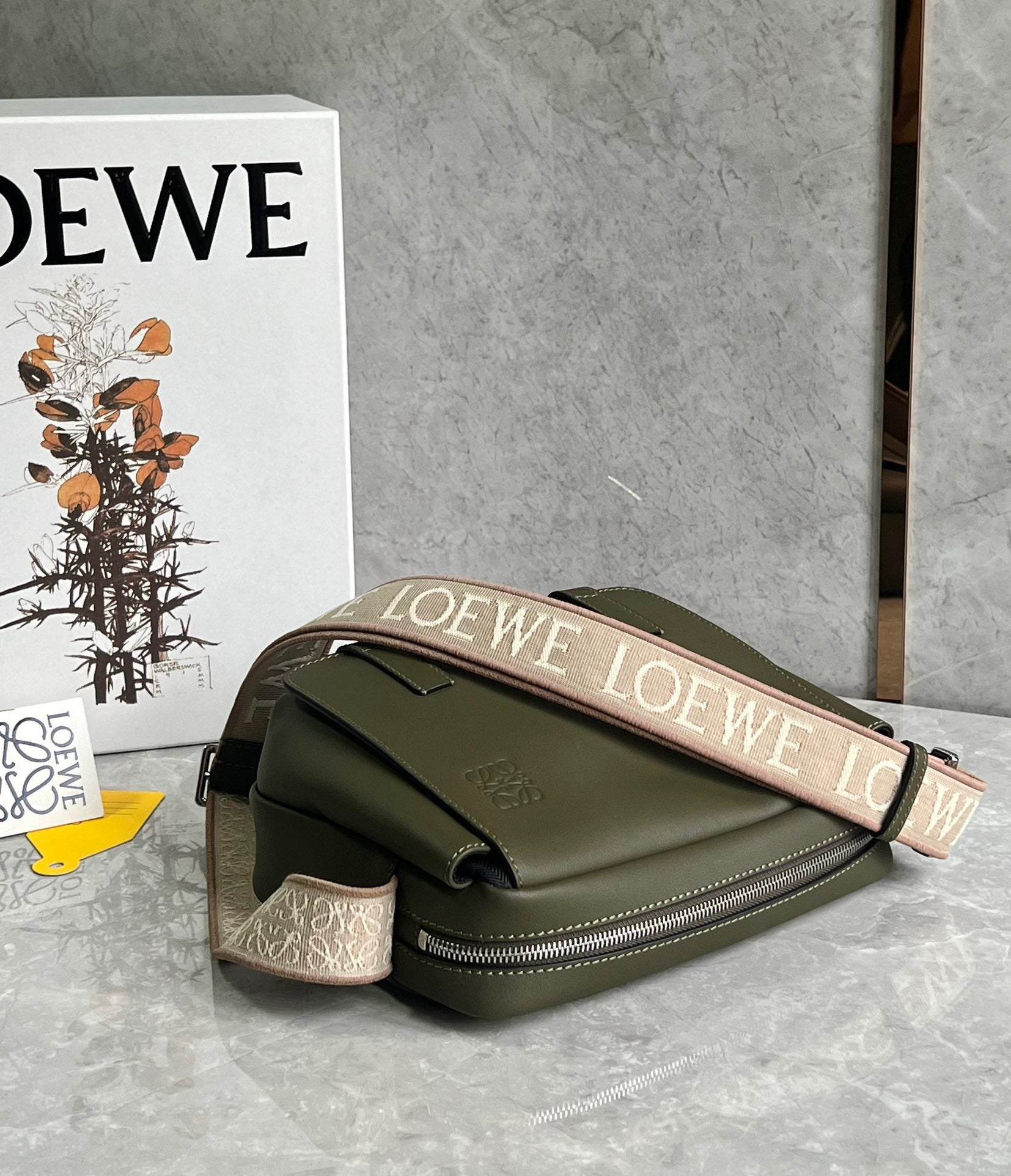 LW Messenger Bag