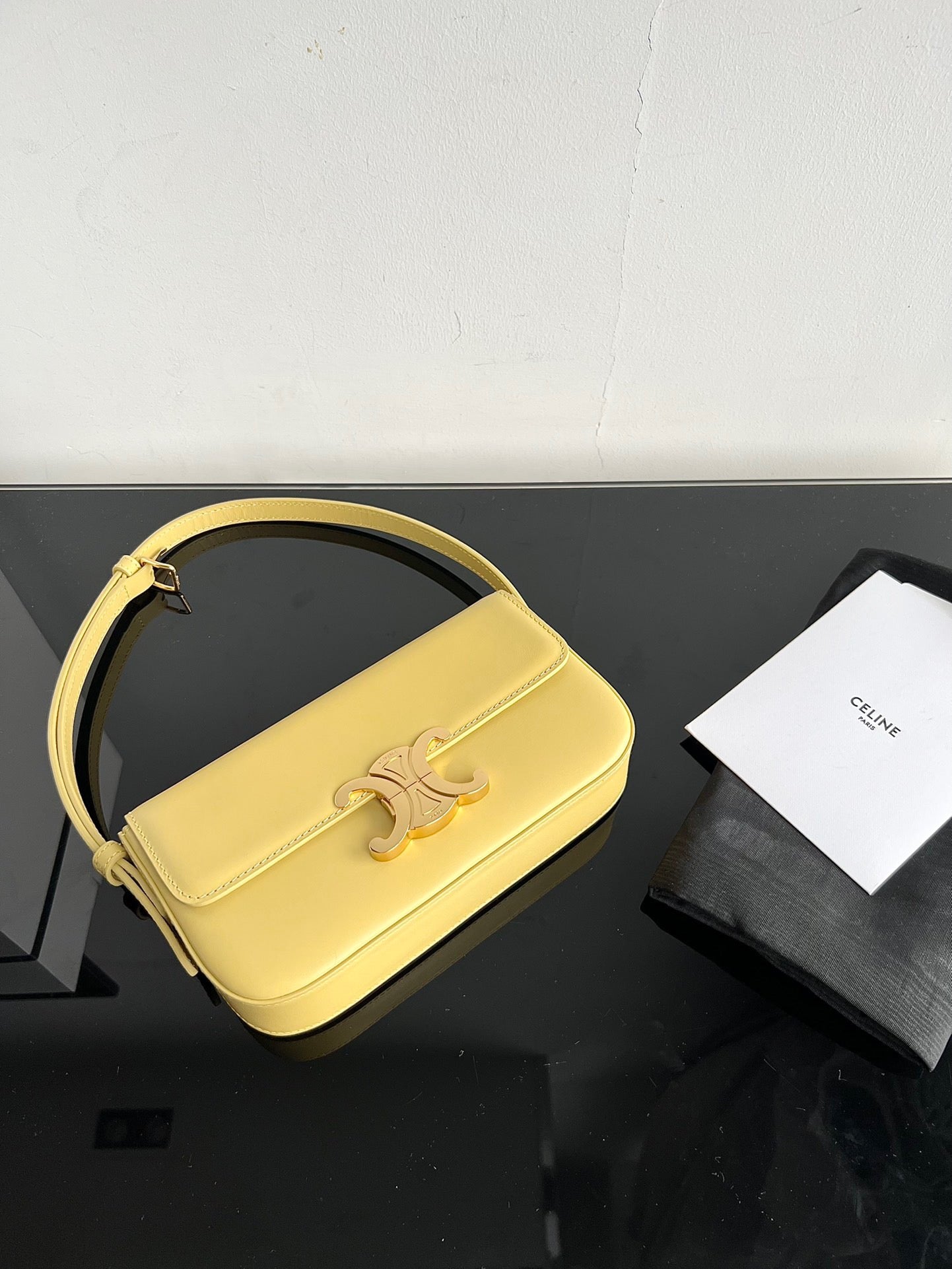 CE Triomphe Hobo
