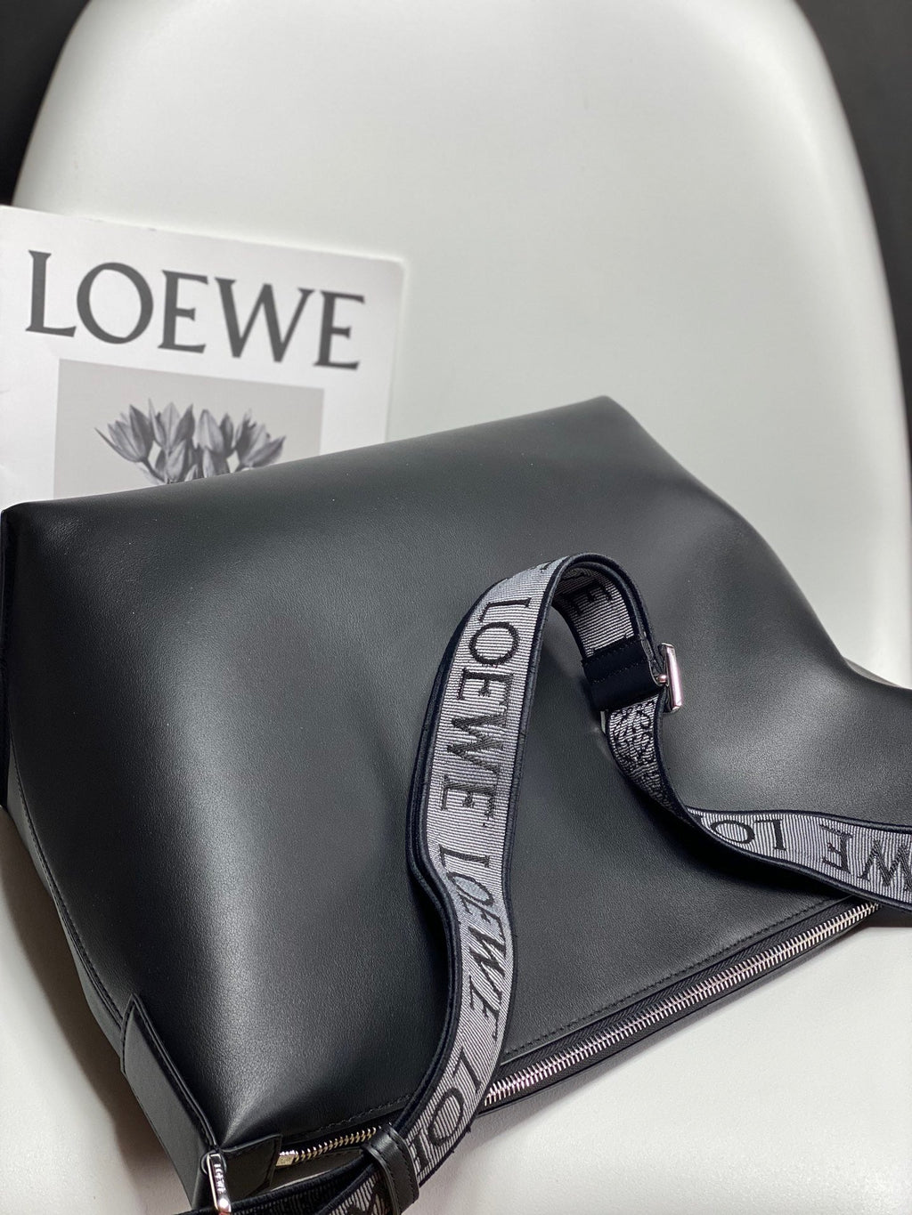 LW Messenger Bag