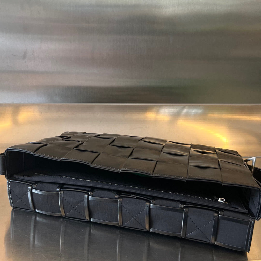 BTV Messenger Bag