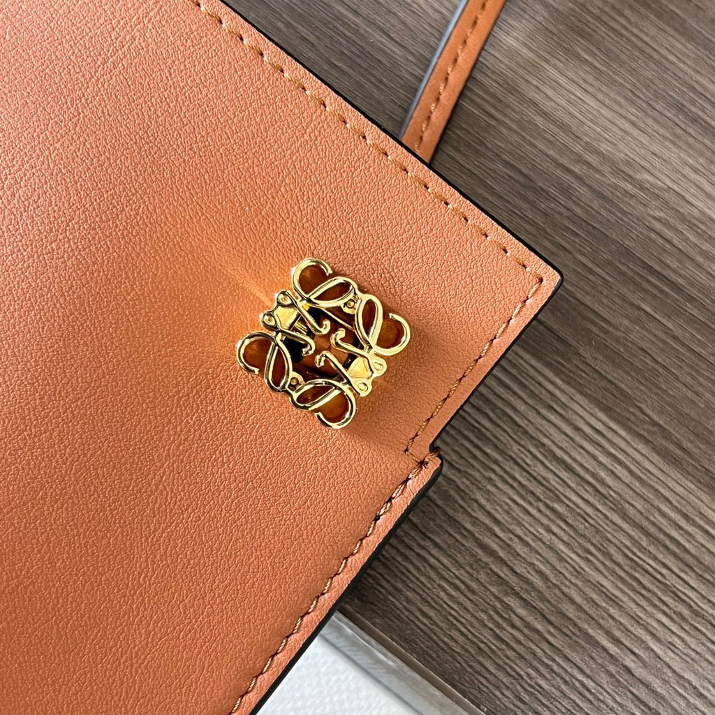 LW Sling Bag