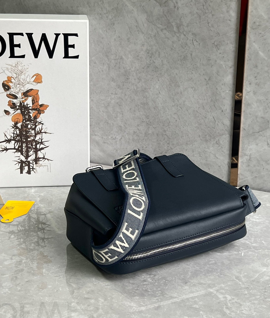 LW Messenger Bag