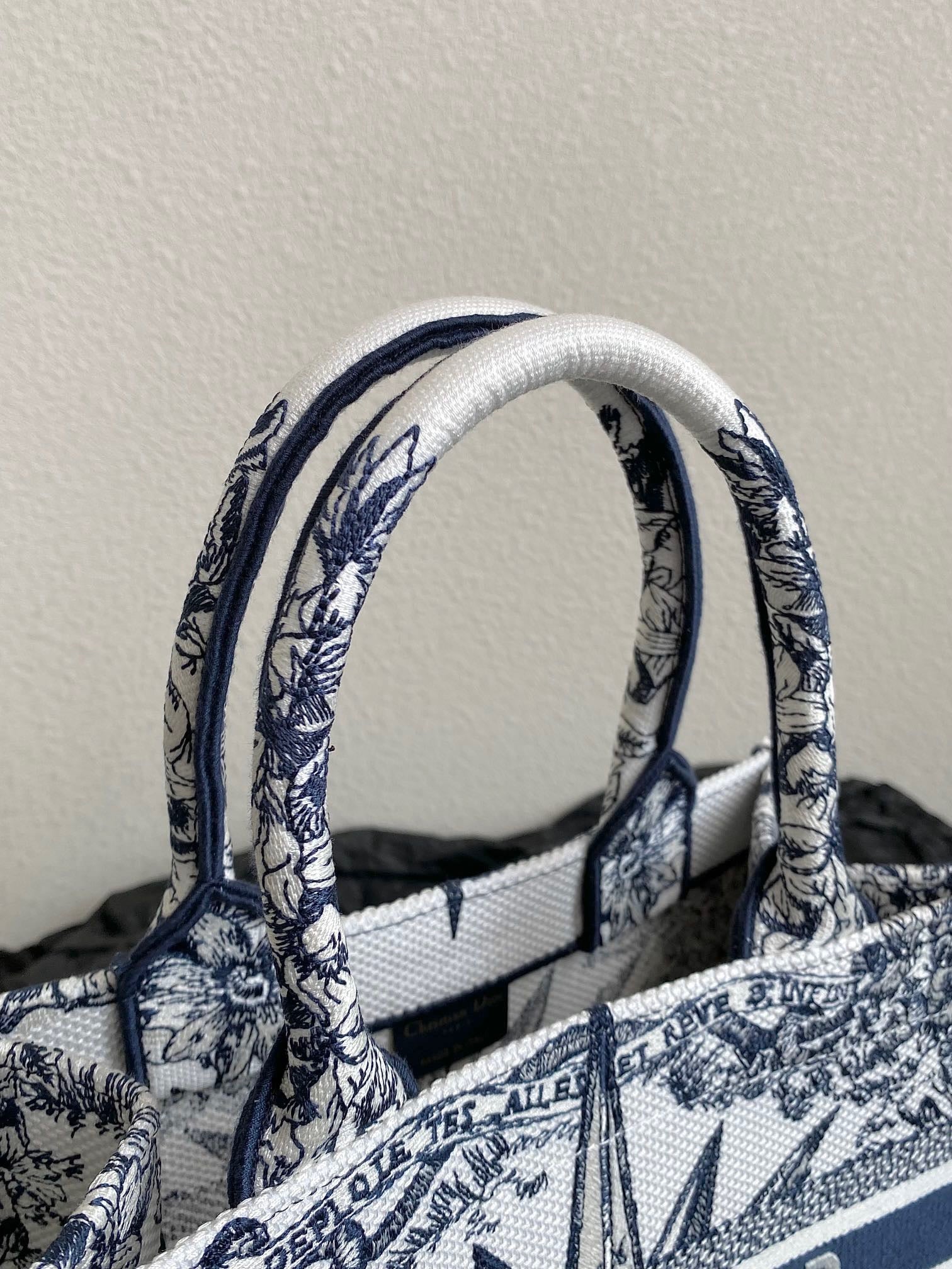 CD Book Tote