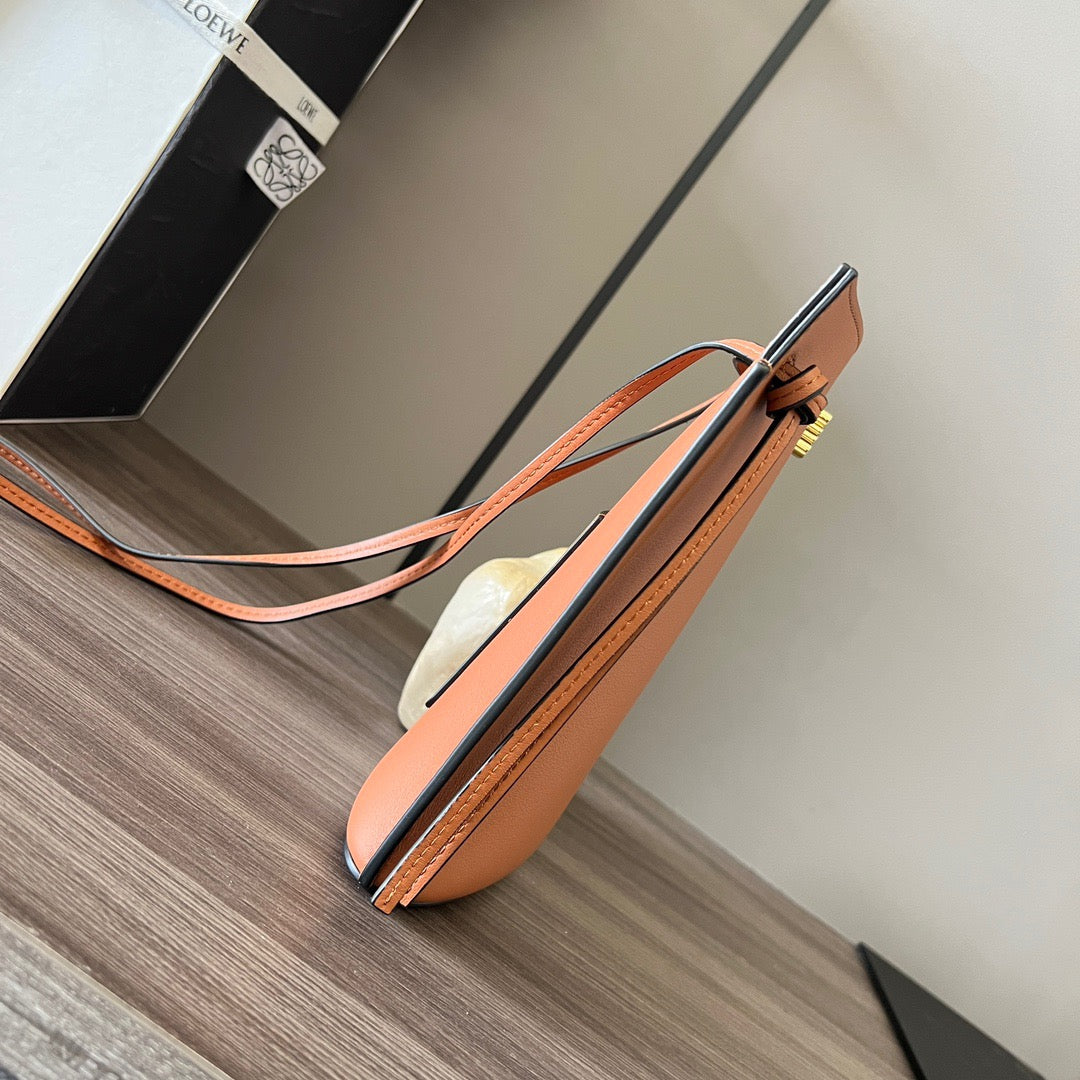 LW Sling Bag