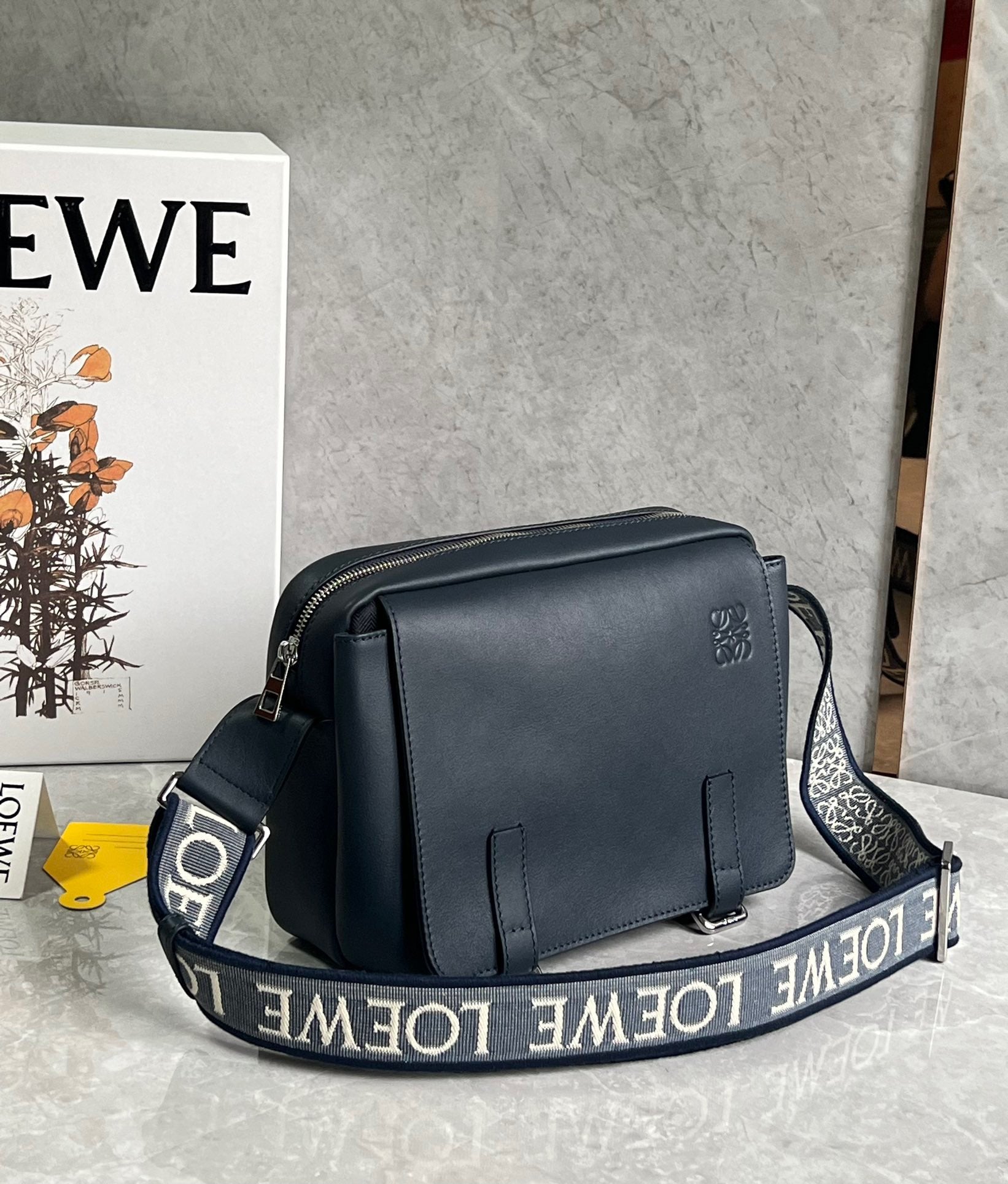 LW Messenger Bag