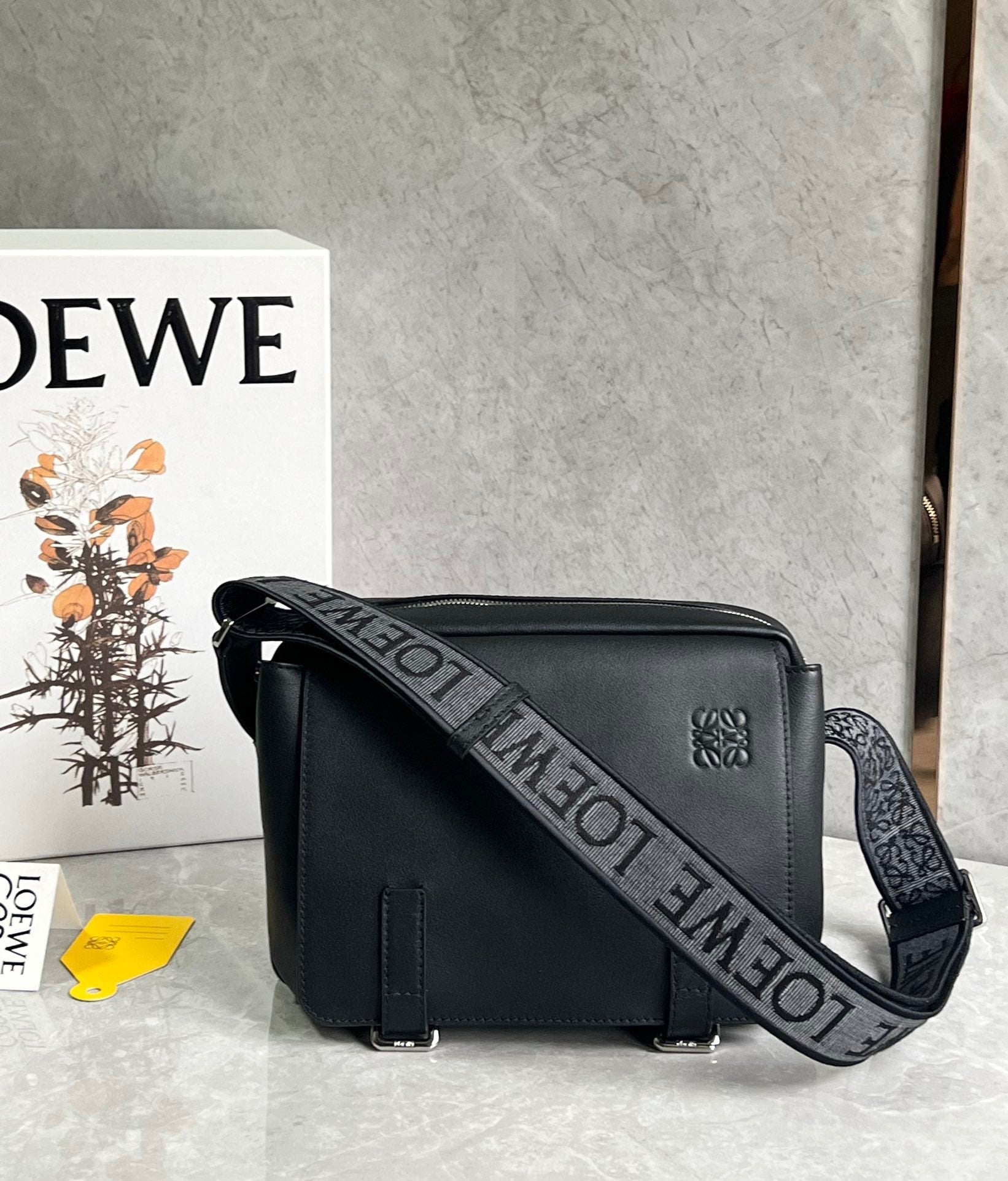 LW Messenger Bag