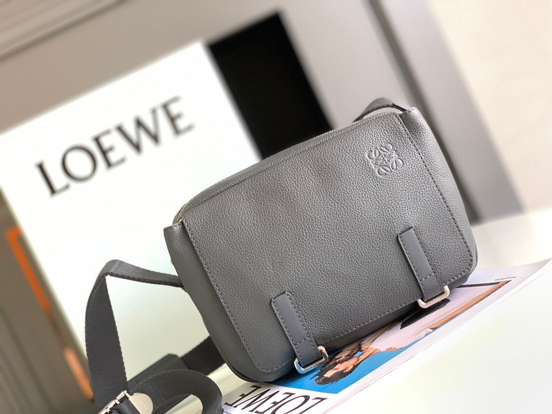 LW Messenger Bag