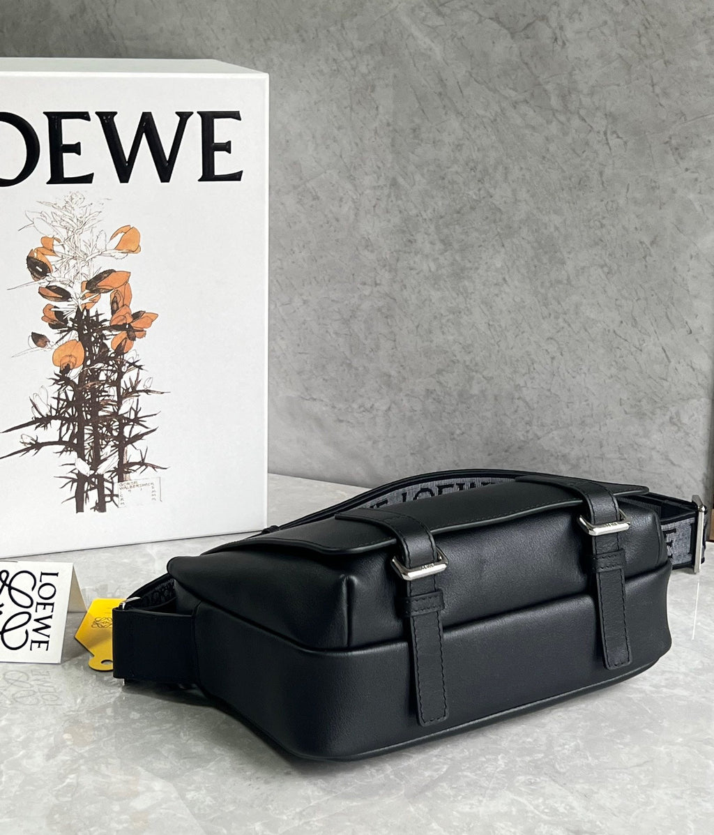 LW Messenger Bag