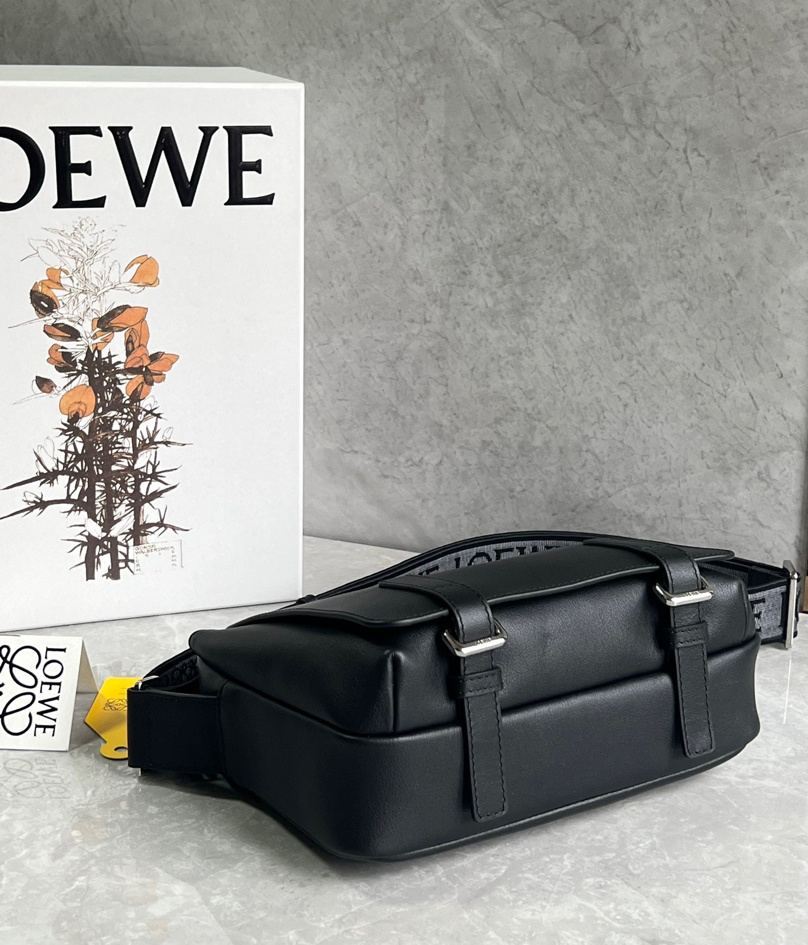 LW Messenger Bag
