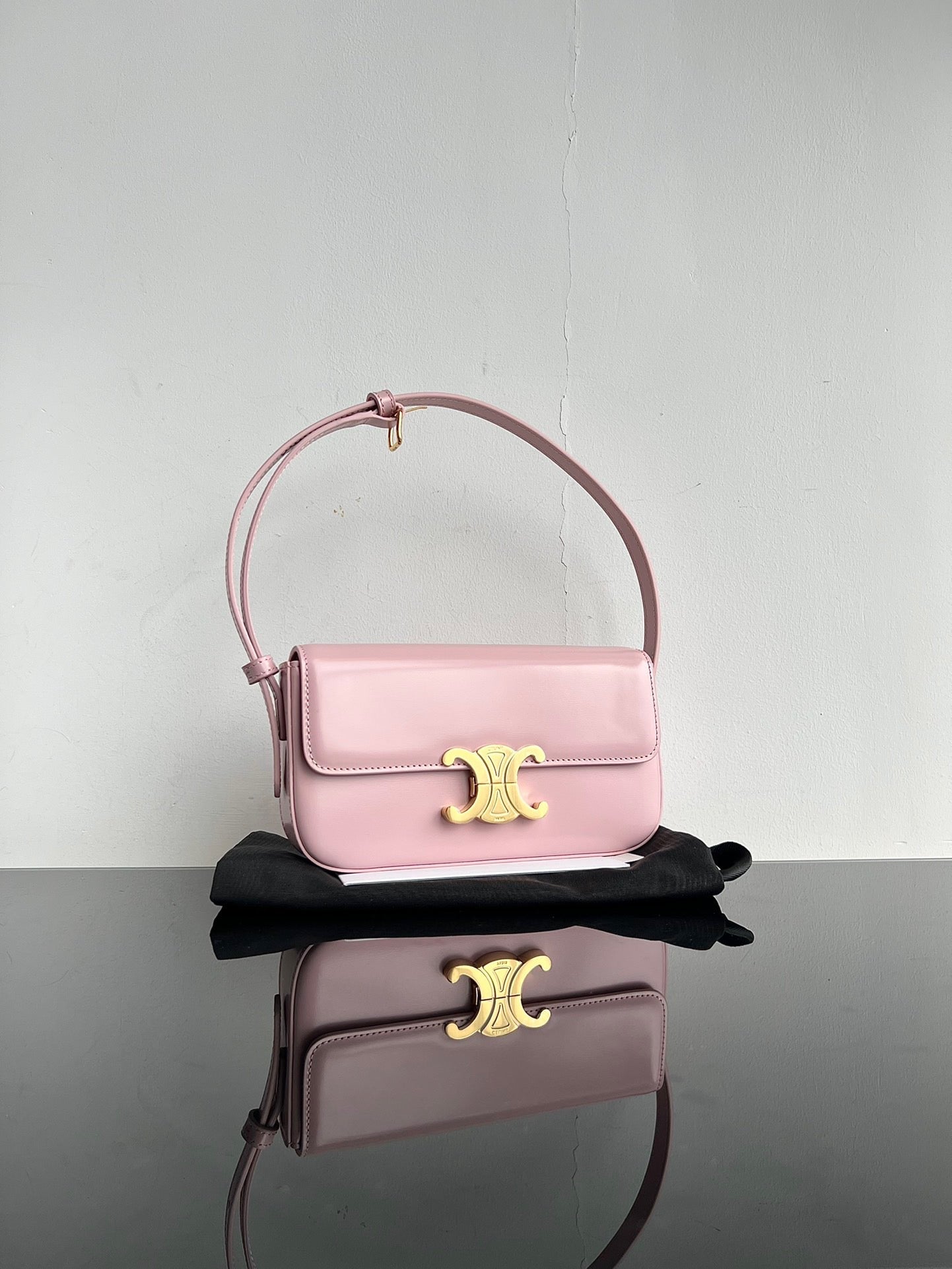 CE Triomphe Hobo