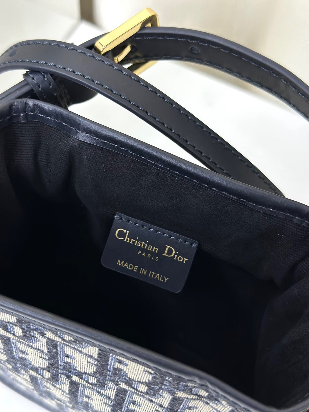 CD Classic Vanity