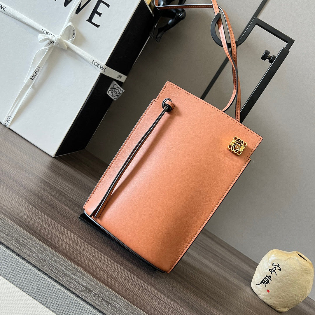 LW Sling Bag
