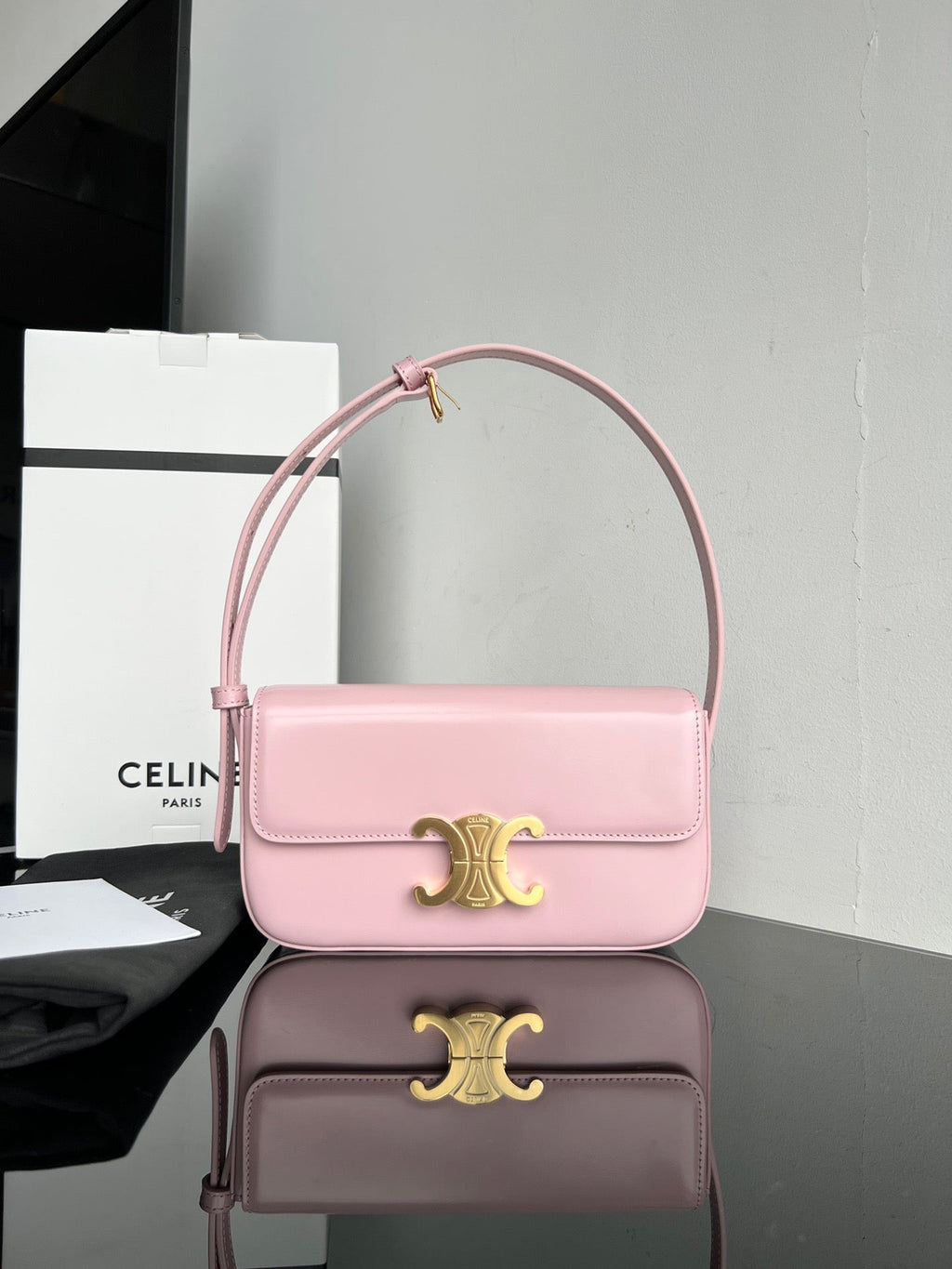 CE Triomphe Hobo