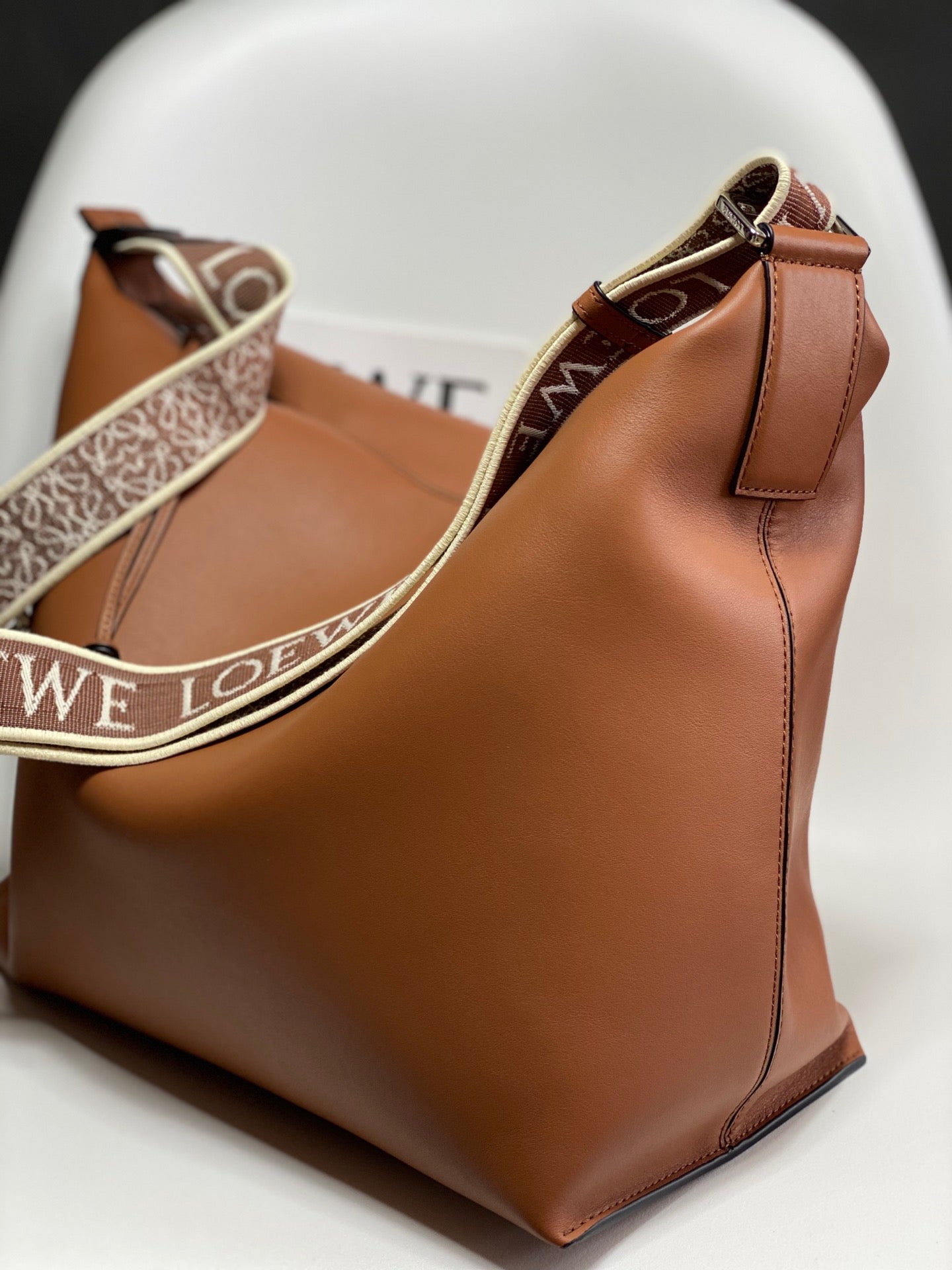LW Messenger Bag