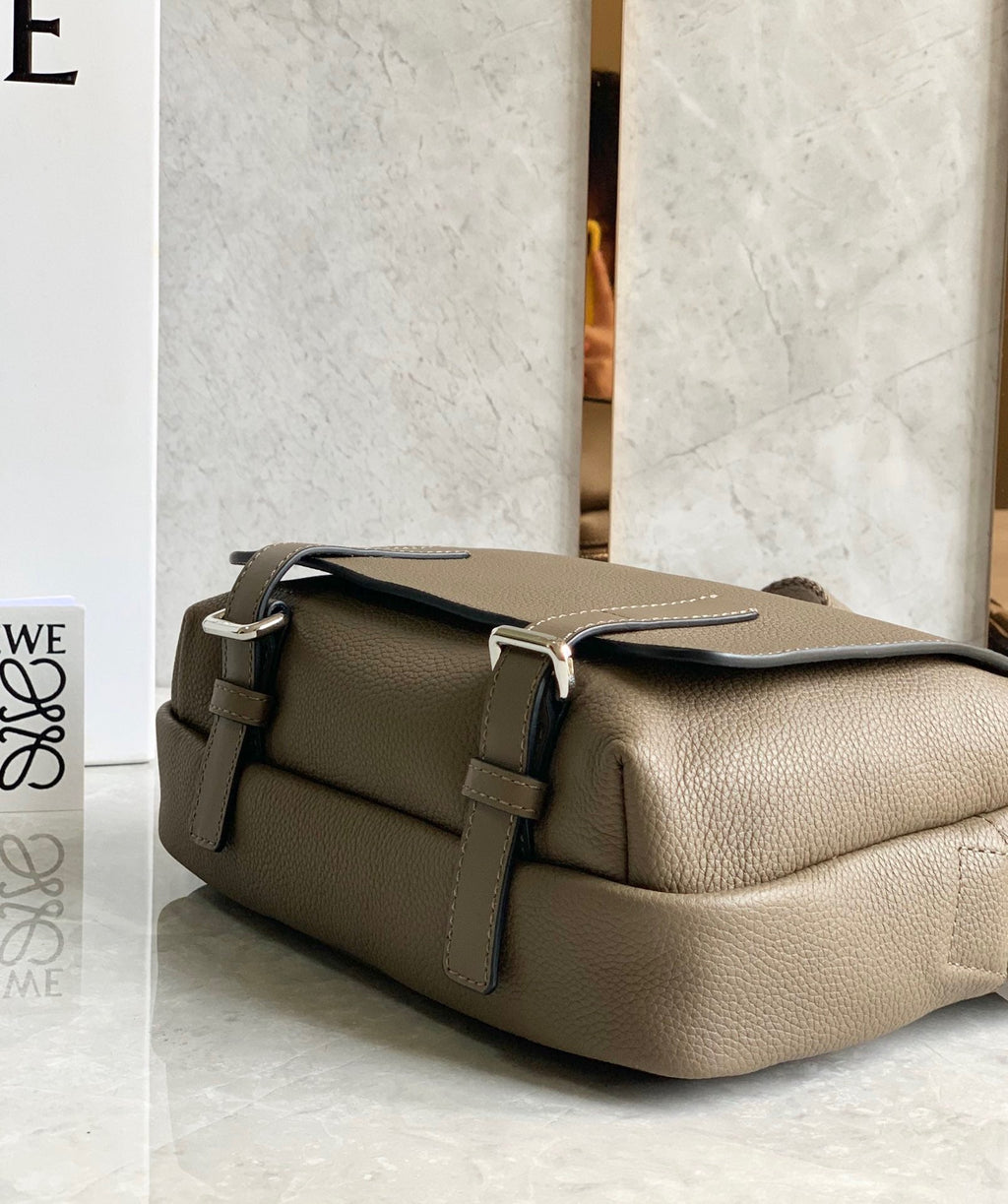 LW Messenger Bag