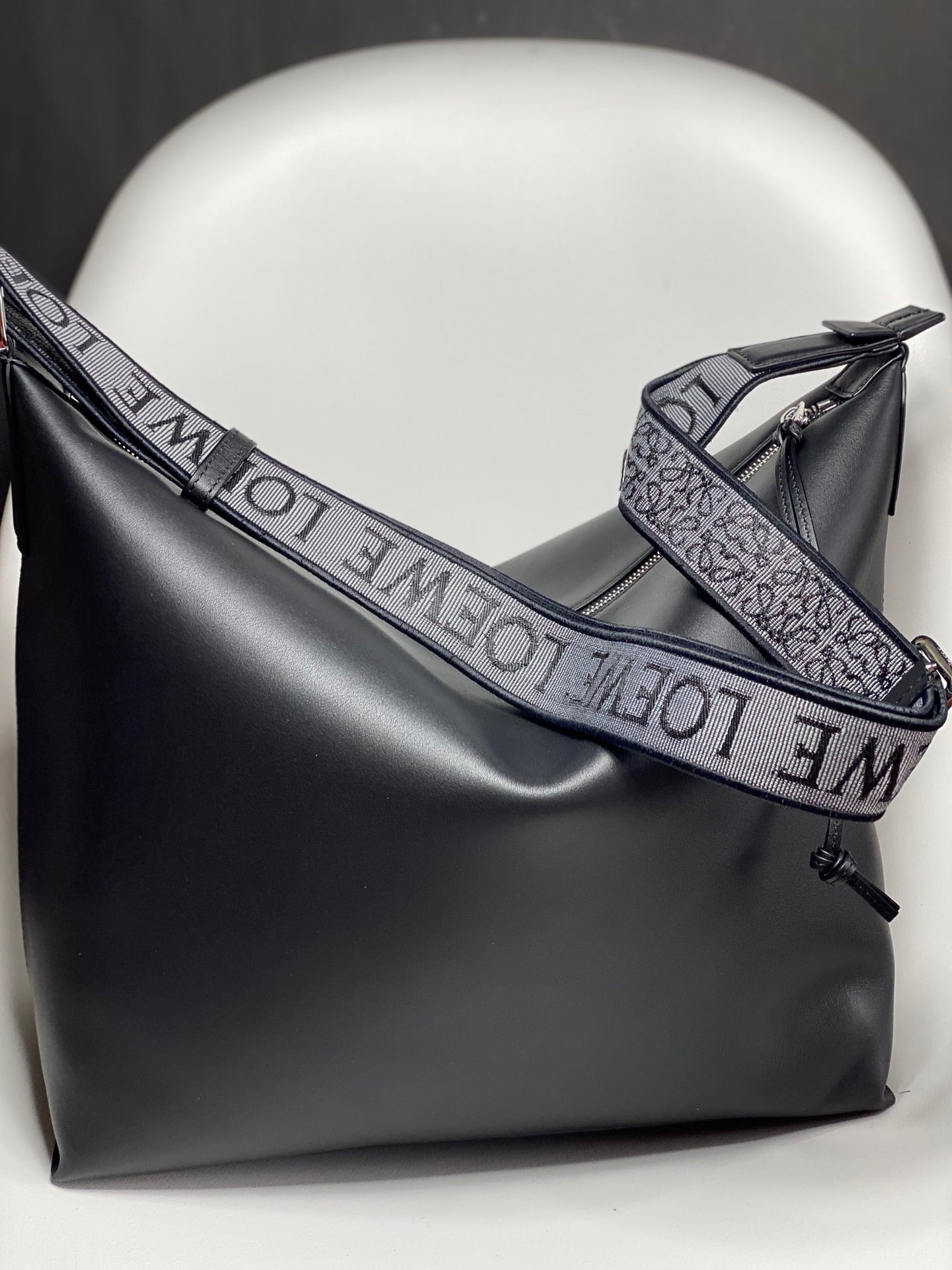 LW Messenger Bag