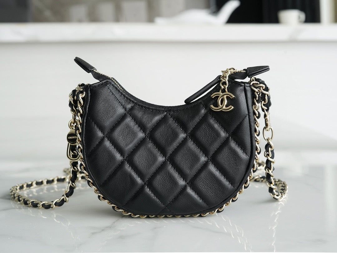 CNL 23p Hobo Bag