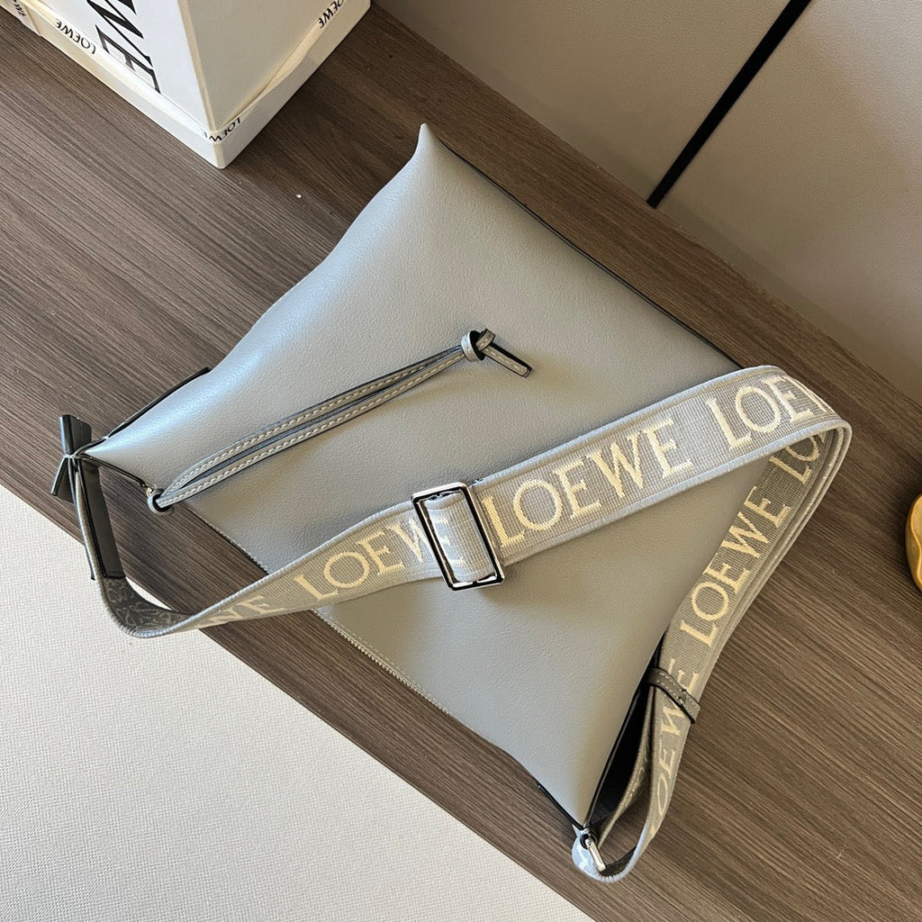 LW Messenger Bag