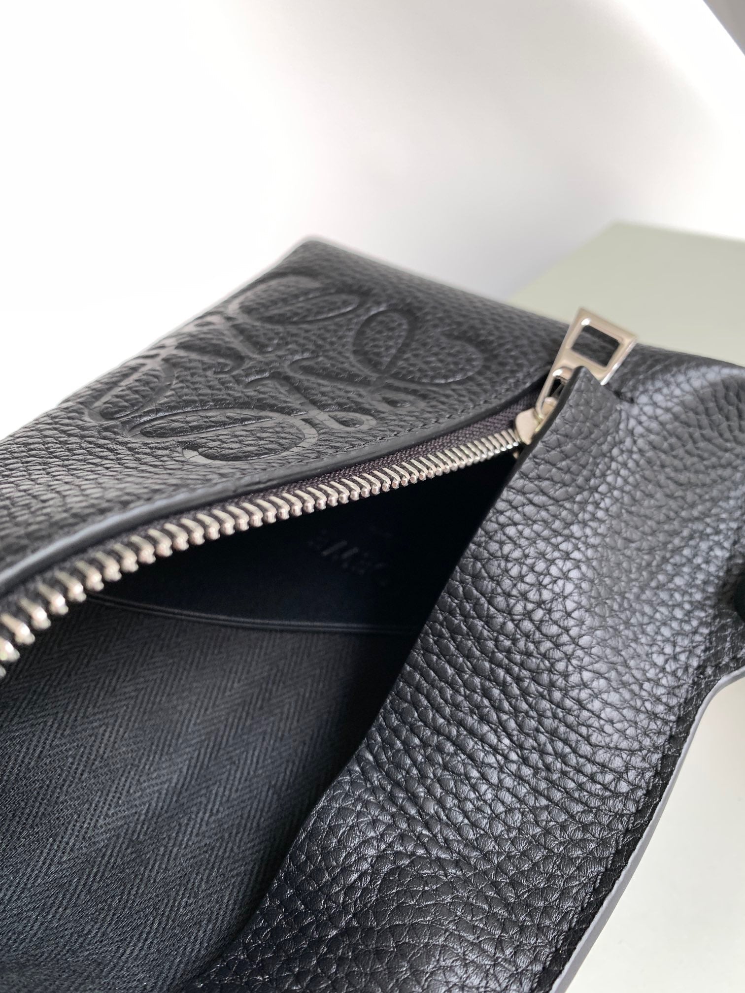 LW Sling Bag