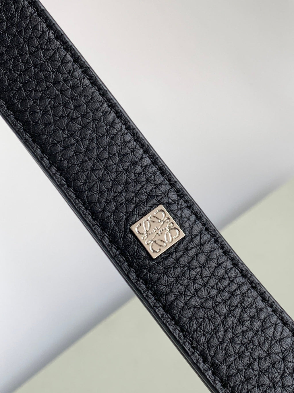 LW Sling Bag