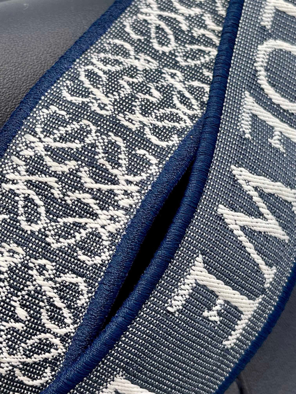 LW Messenger Bag