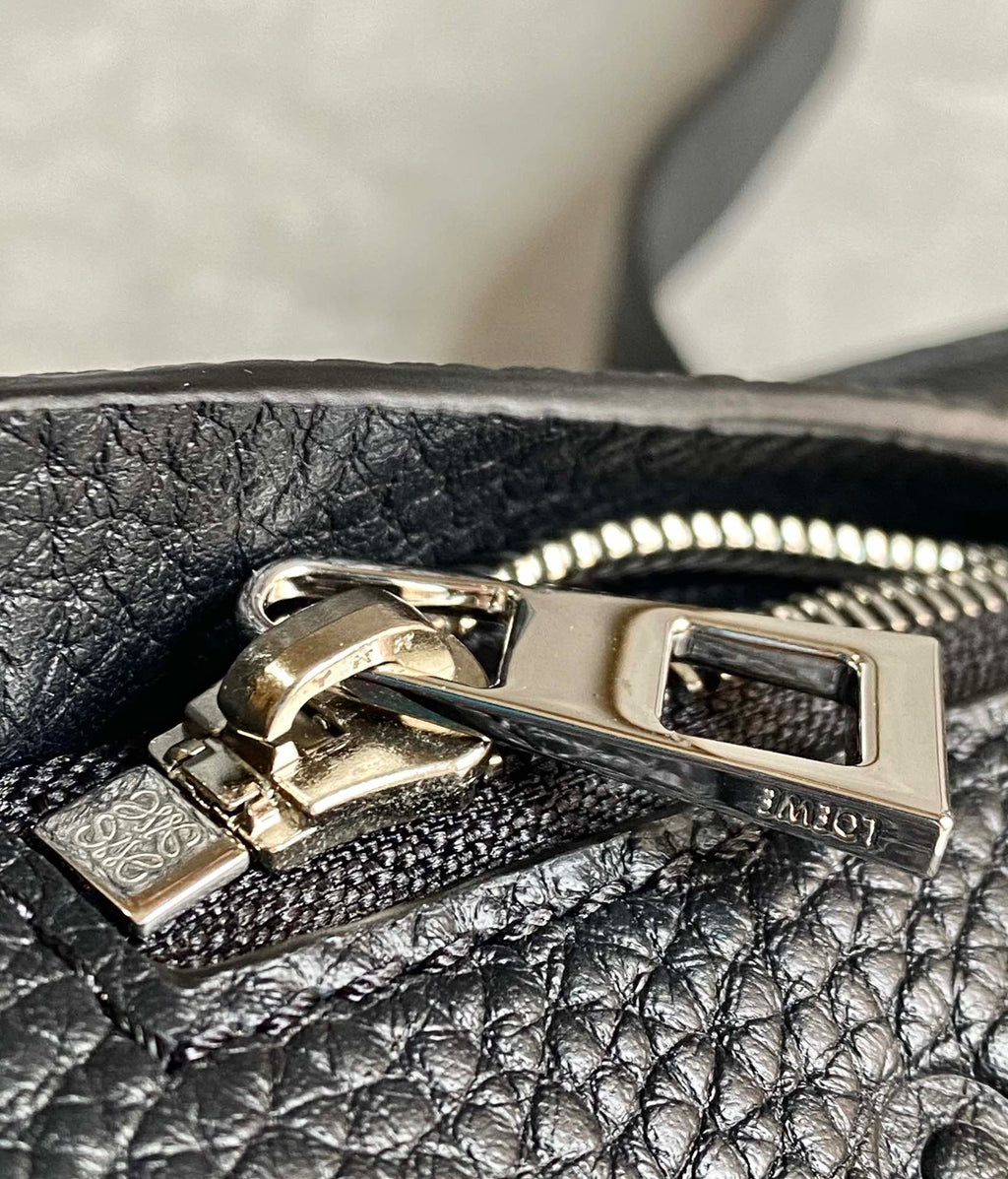 LW Sling Bag