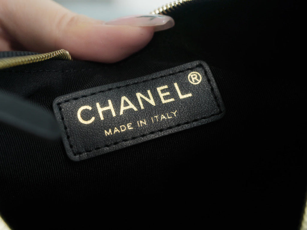 CNL 23p Hobo Bag