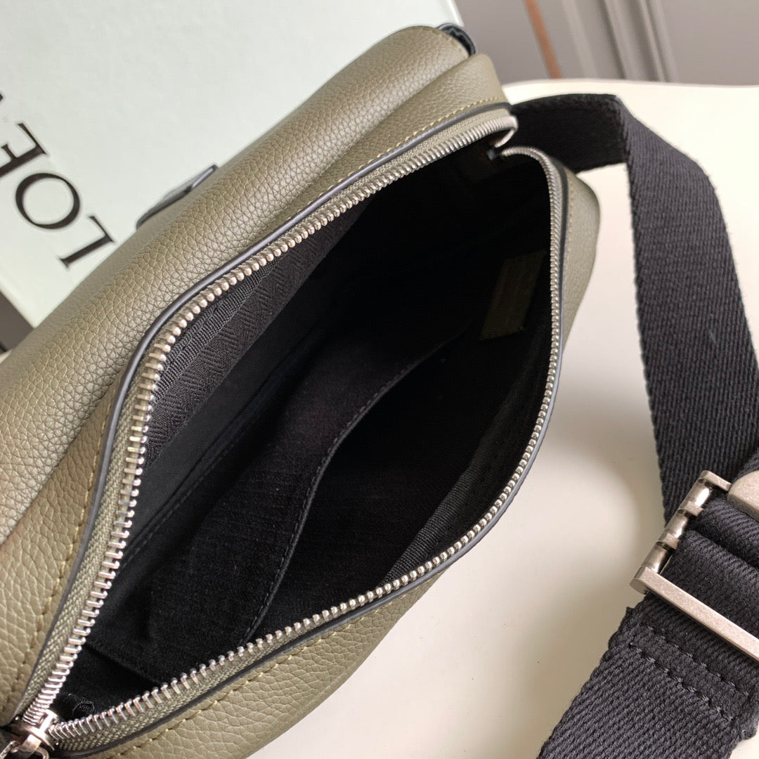 LW Messenger Bag