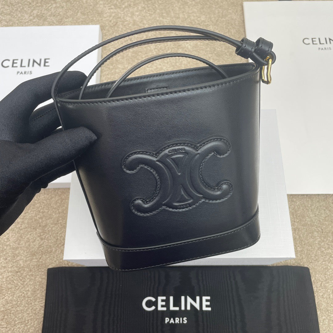 CE Triomphe Bucket