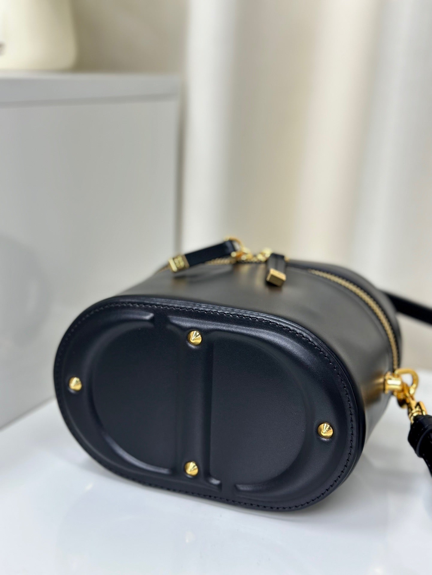 CD Classic Vanity