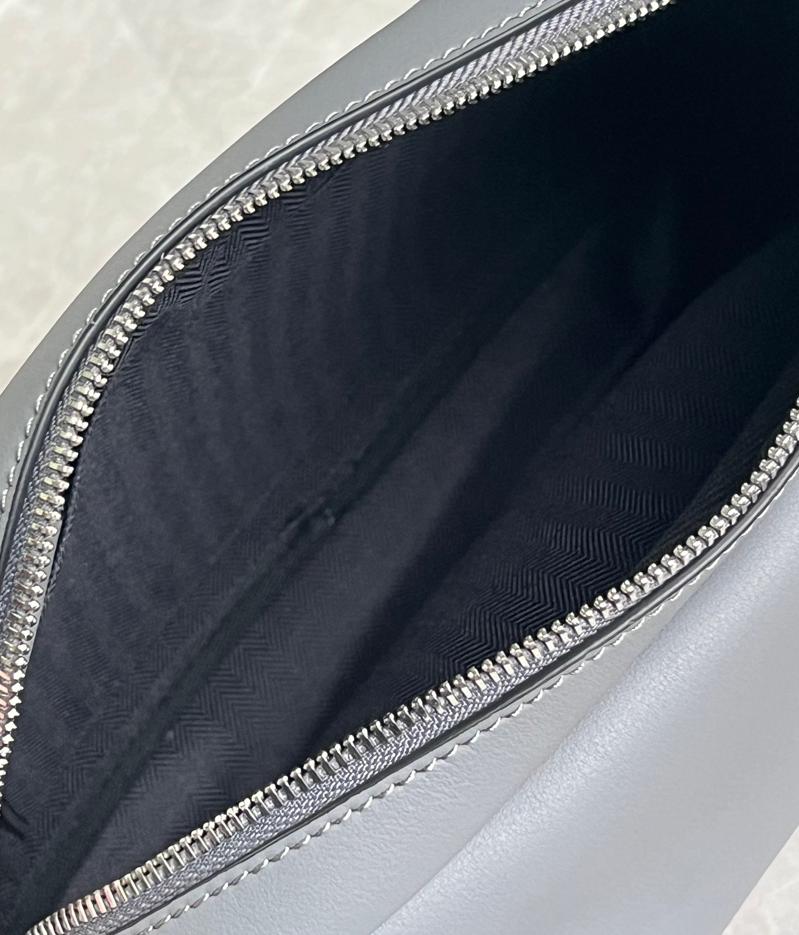 LW Messenger Bag