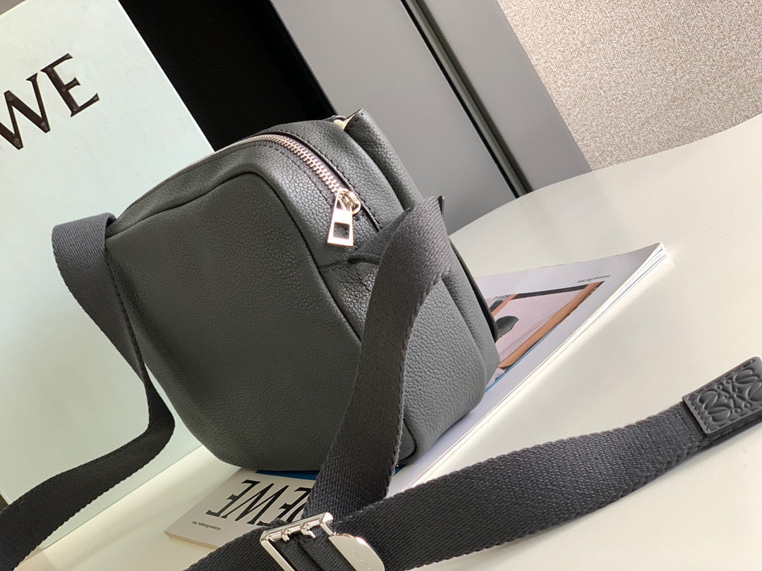 LW Messenger Bag