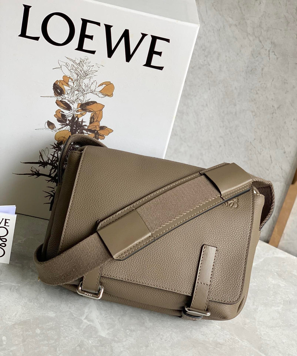 LW Messenger Bag