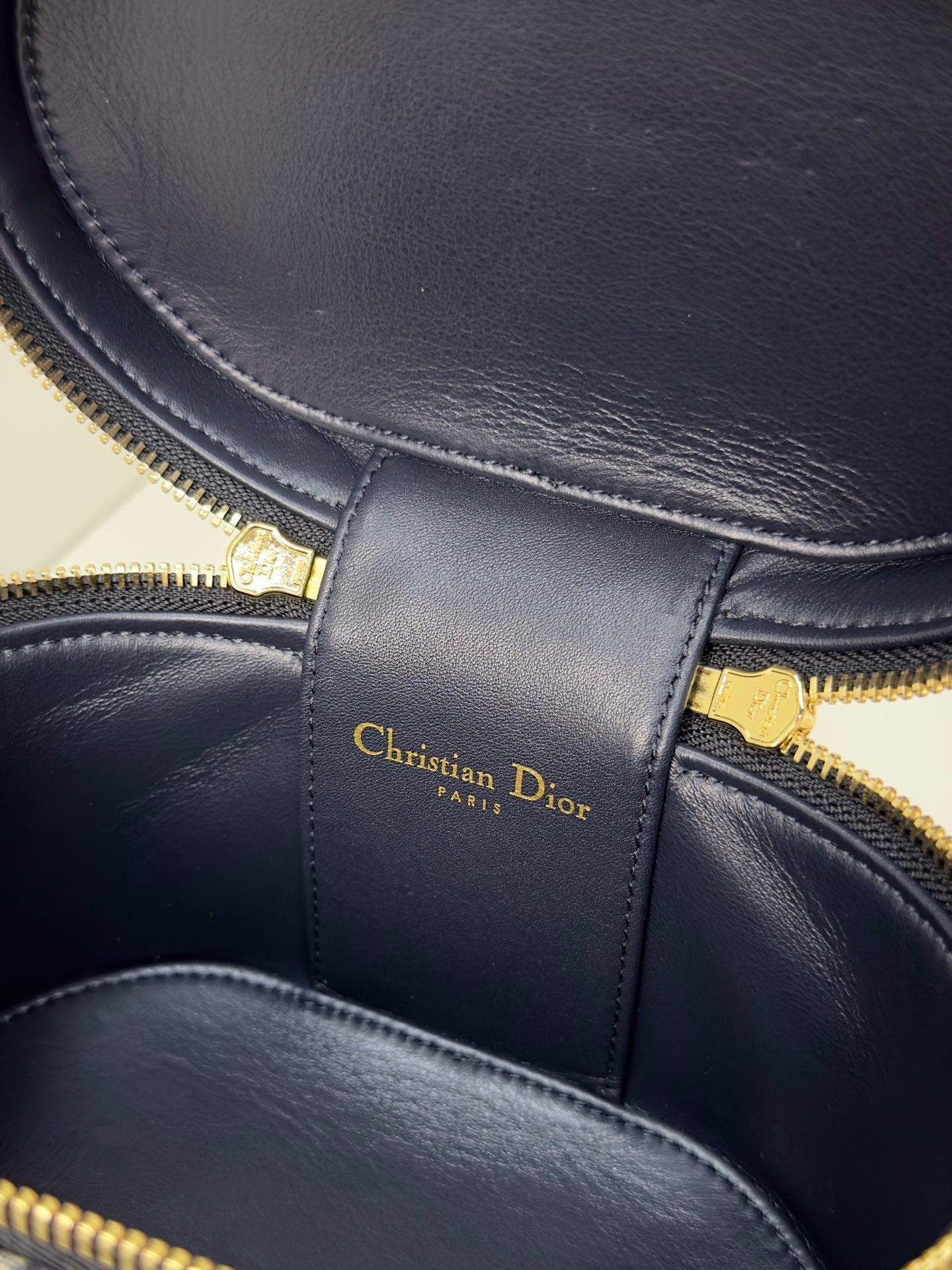 CD Classic Vanity