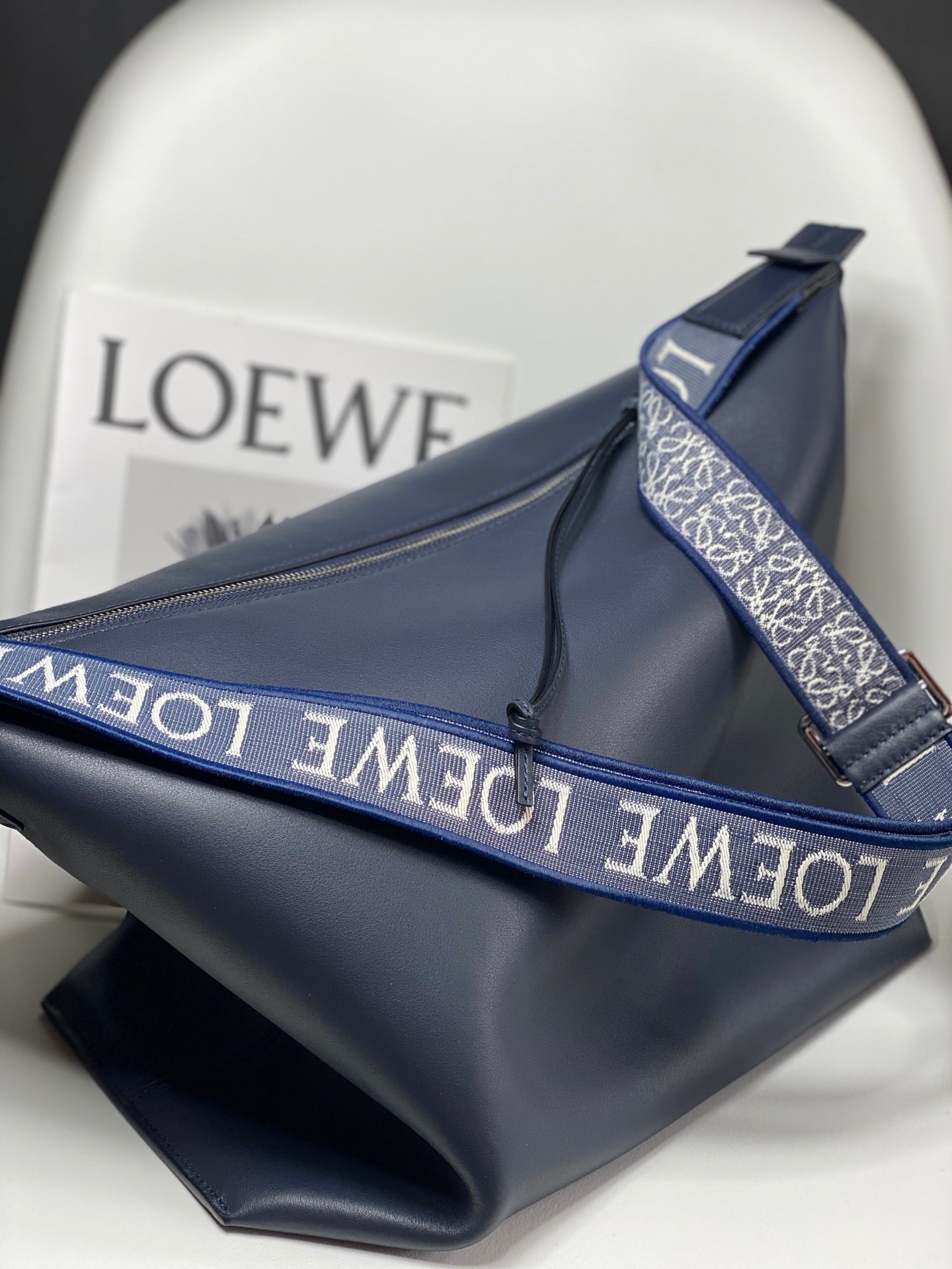 LW Messenger Bag