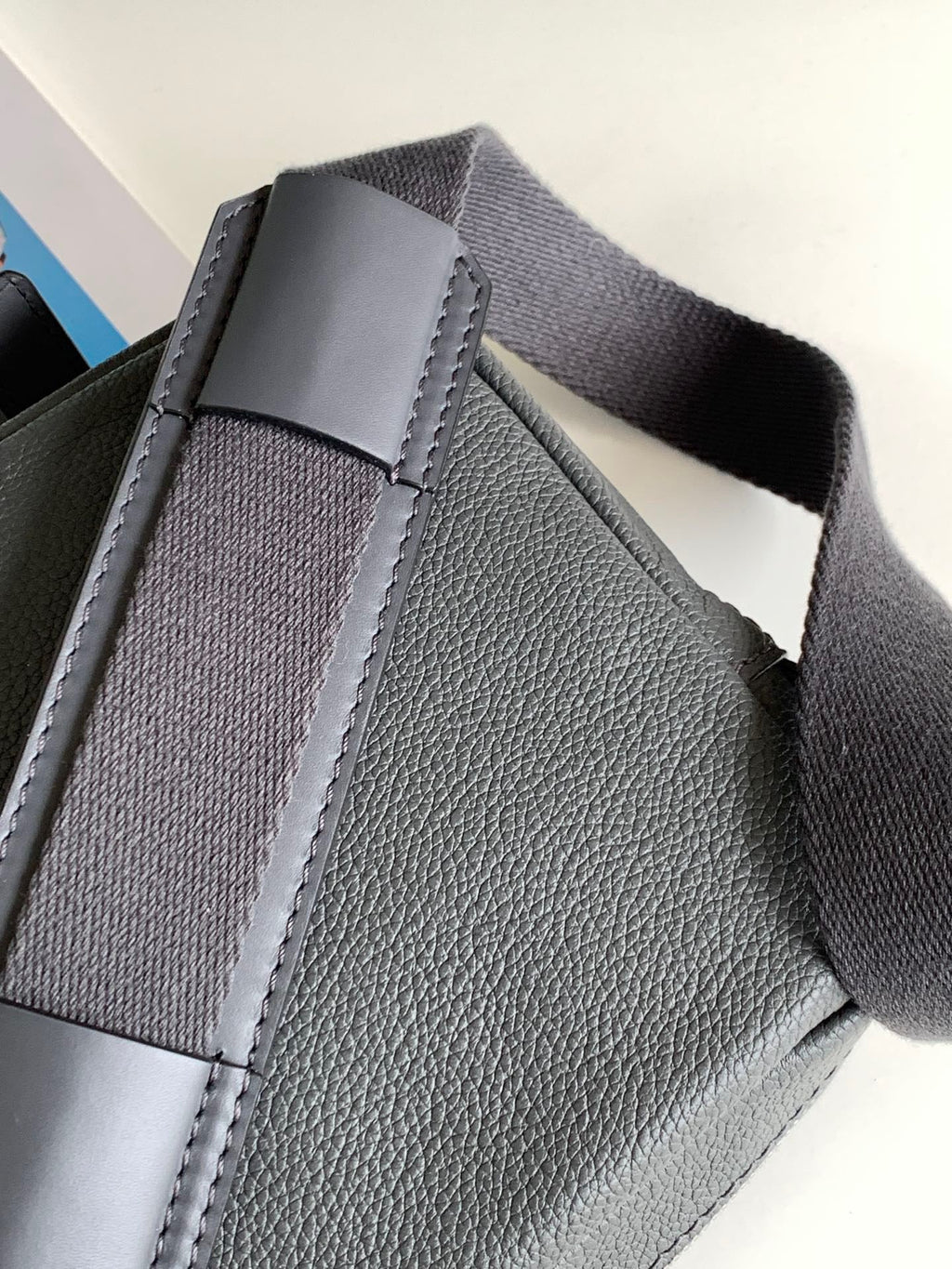 LW Messenger Bag