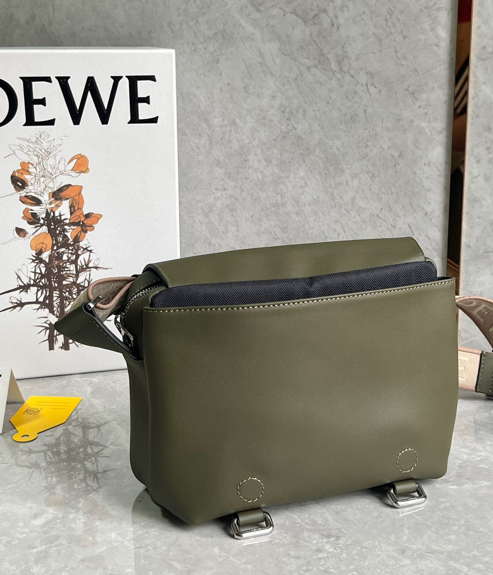 LW Messenger Bag